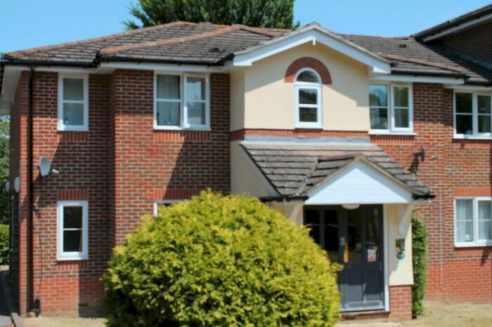 1 Bedroom Flat To Rent In Alexandra Park, Queen Alexandra Road, High Wycombe, HP11