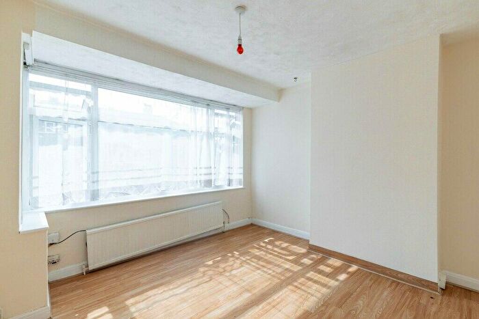 3 Bedroom House To Rent In Overton Road, Bexley, SE2