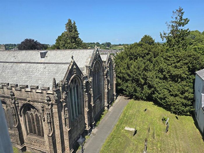 3 Bedroom Flat For Sale In Church Stile, Launceston, PL15