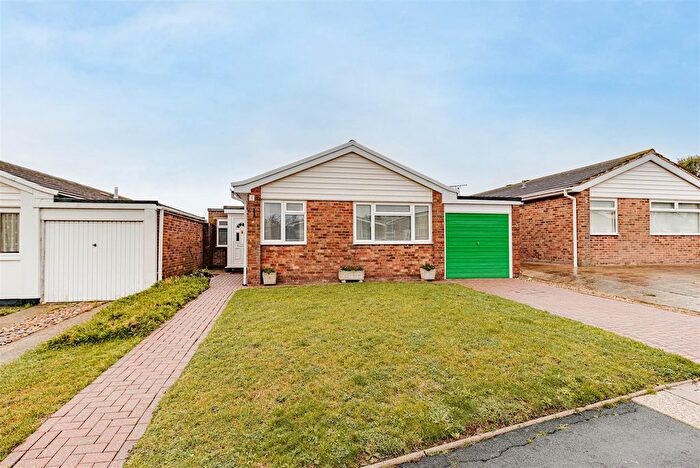 3 Bedroom Bungalow For Sale In Ashurst Gardens, Cliftonville, Margate, CT9