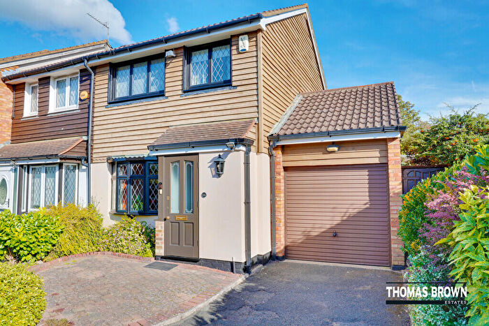 3 Bedroom End Of Terrace House For Sale In Brantwood Way, Orpington, BR5