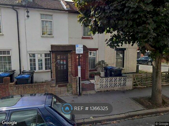 2 Bedroom Terraced House To Rent In Boston Road, Croydon, CR0