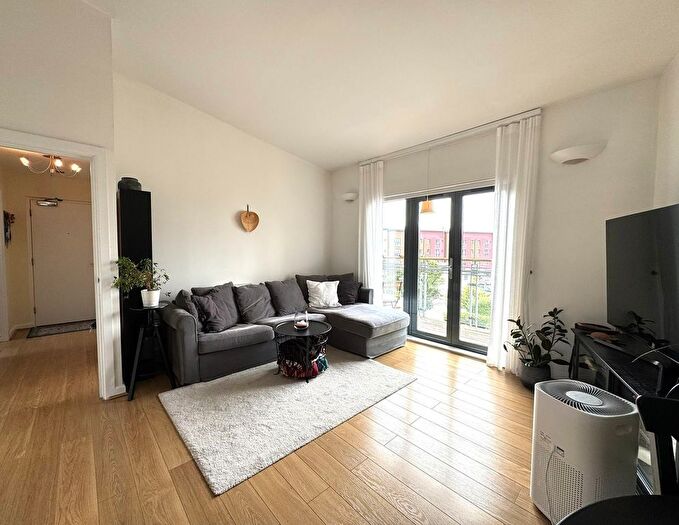 2 Bedroom Flat To Rent In Maritime Quarter, Swansea, SA1