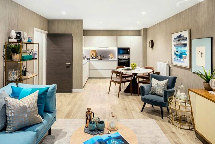 1 Bedroom Flat To Rent In Woods Road, Peckham, London, SE15