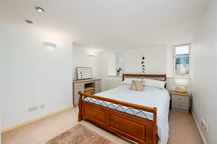 2 Bedroom Apartment For Sale In Smillie Court, Dundee, DD3