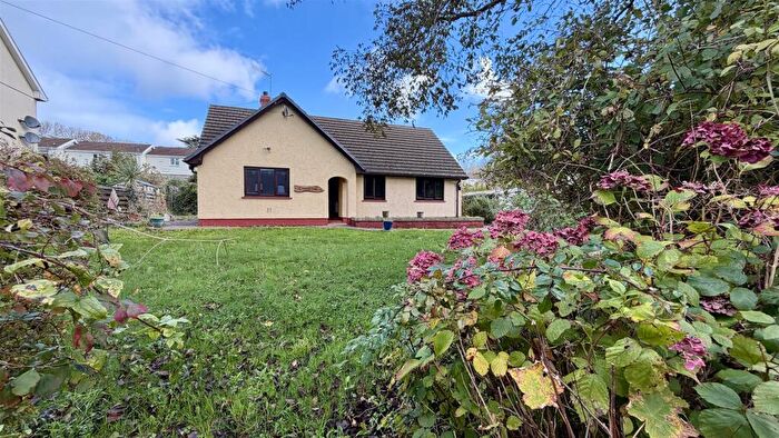 4 Bedroom Detached Bungalow For Sale In Woodside Grove, Pembroke, SA71