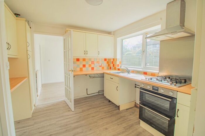 3 Bedroom Terraced House To Rent In St. Michaels Square, Bramcote, Nottingham, NG9