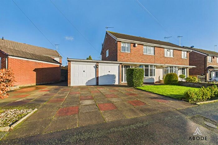 3 Bedroom Semi-Detached House For Sale In Poplar Close, Blythe Bridge, ST11