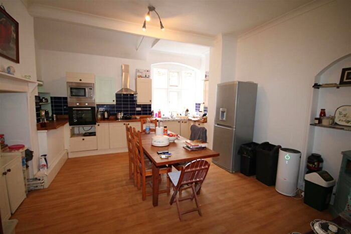 1 Bedroom Detached House To Rent In Room- New Dover Road, Canterbury, CT1