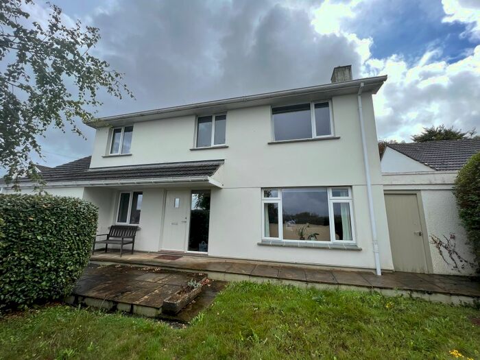 4 Bedroom Detached House To Rent In Park View, Truro, TR1
