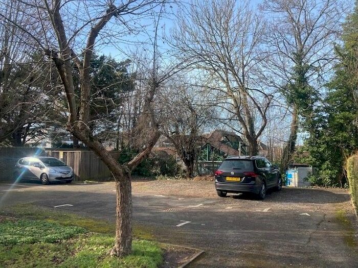 1 Bedroom Flat For Sale In Mayfield Road, Sanderstead, CR2