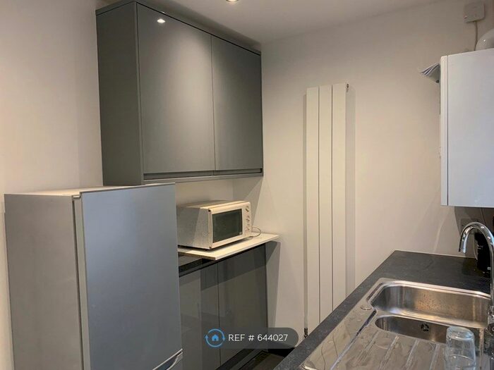 3 Bedroom Detached House To Rent In Moreton Road, Worcester Park, KT4