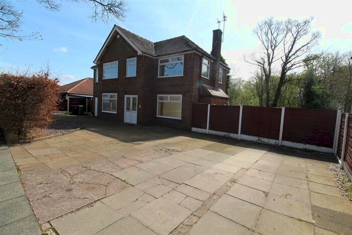 4 Bedroom Detached House To Rent In Redcar Road, Bolton, BL1