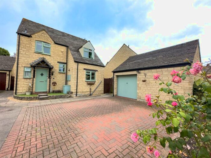 3 Bedroom Detached House To Rent In Westcote Close, Witney, Oxfordshire, OX28