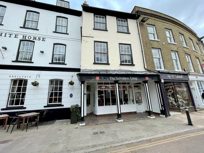 2 Bedroom Apartment To Rent In Market Place, Romsey, SO51