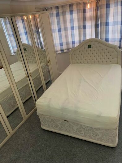 3 Bedroom Semi-Detached House To Rent In Rayners Lane, Pinner, HA5