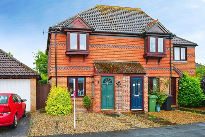 2 Bedroom End Of Terrace House For Sale In Washford Glen, Didcot, OX11