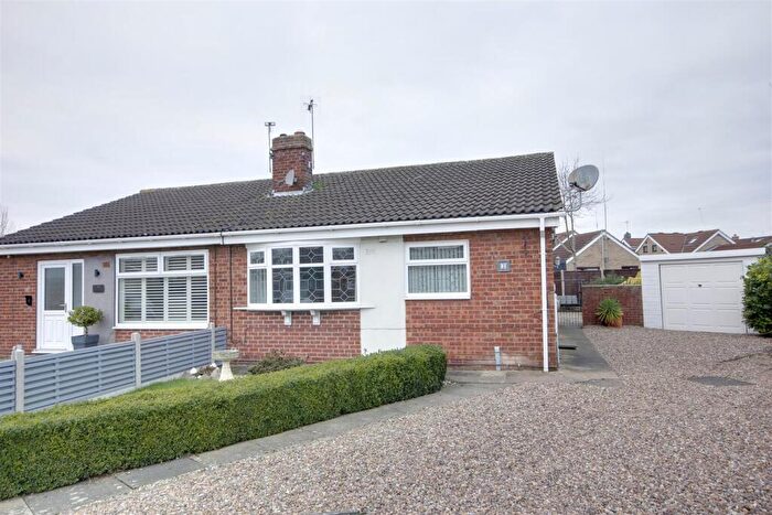 2 Bedroom Semi-Detached Bungalow For Sale In The Elms, Gilberdyke, HU15
