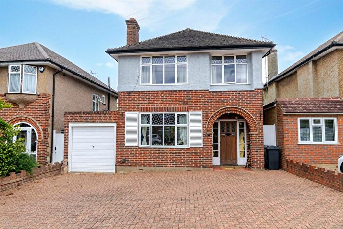 3 Bedroom Detached House For Sale In The Ridgeway, Ruislip, HA4