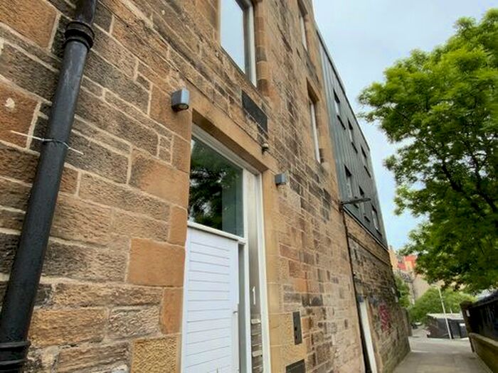 2 Bedroom Flat To Rent In Old Infirmary Lane, Edinburgh, EH1