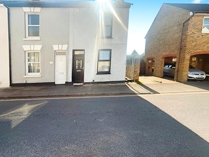 3 Bedroom End Of Terrace House To Rent In Crown Street, Gillingham, Kent, ME7