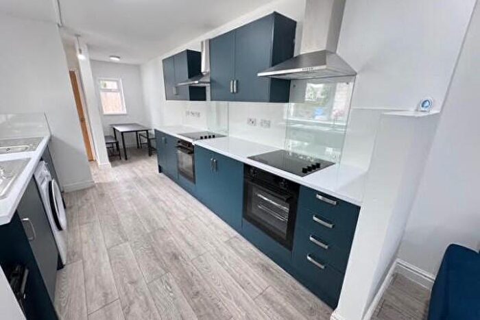 8 Bedroom Terraced House To Rent In Salisbury Road Cardiff, CF24