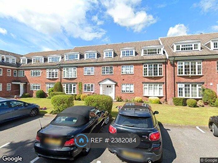 2 Bedroom Flat To Rent In Alwoodley, Leeds, LS17