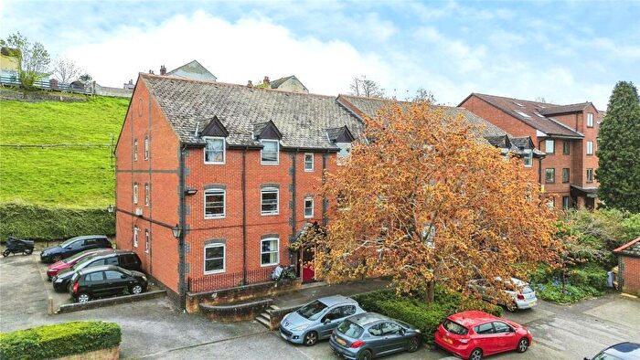 1 Bedroom Apartment To Rent In Lynden Mews, Dale Road, Reading, Berkshire, RG2