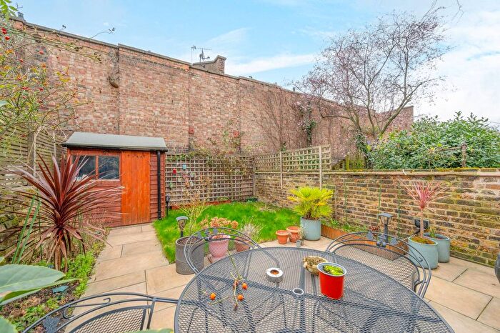 2 Bedroom Flat For Sale In Richborne Terrace, Oval, London, SW8