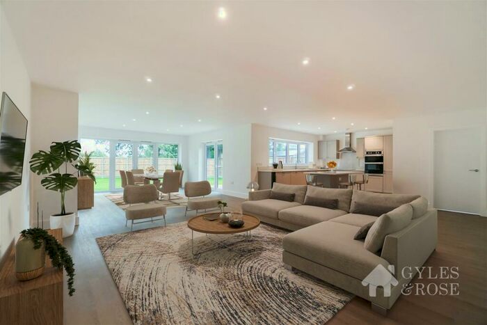 3 Bedroom Detached Bungalow For Sale In Ardleigh, Colchester, CO7