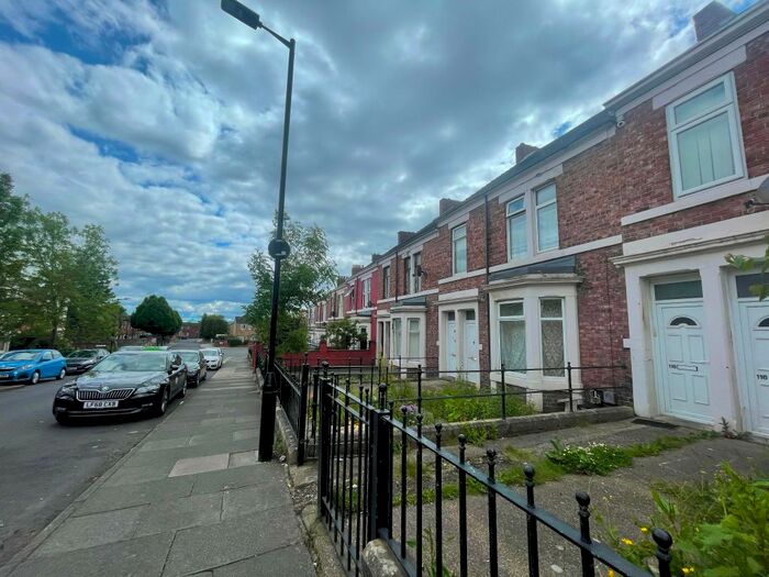 3 Bedroom Flat To Rent In Hartington Street, Newcastle Upon Tyne, NE4