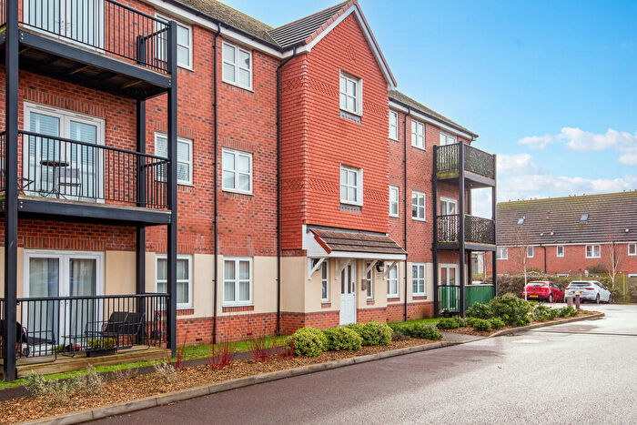 2 Bedroom Apartment For Sale In Amsbridge Crescent, Littlehampton, BN17