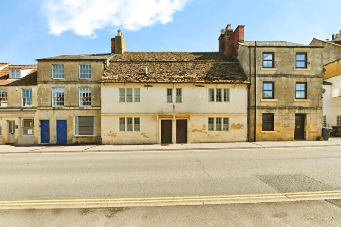 4 Bedroom Character Property For Sale In The Causeway, Chippenham, SN15