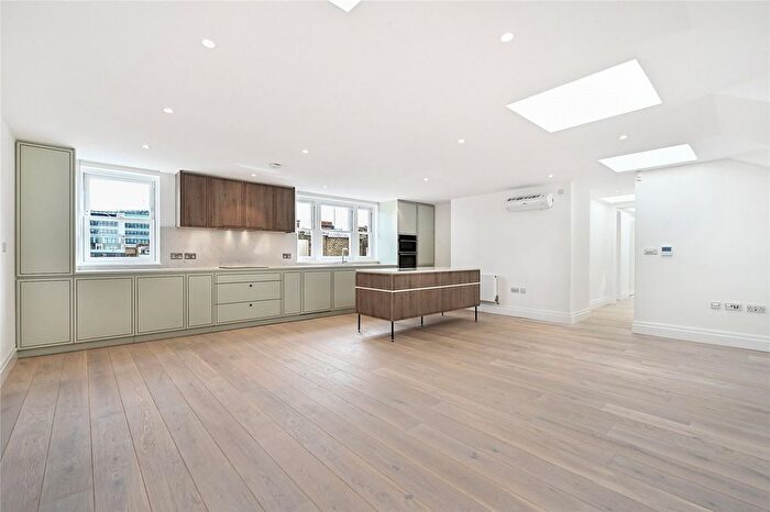 3 Bedroom Flat To Rent In Portland Place, London, W1B
