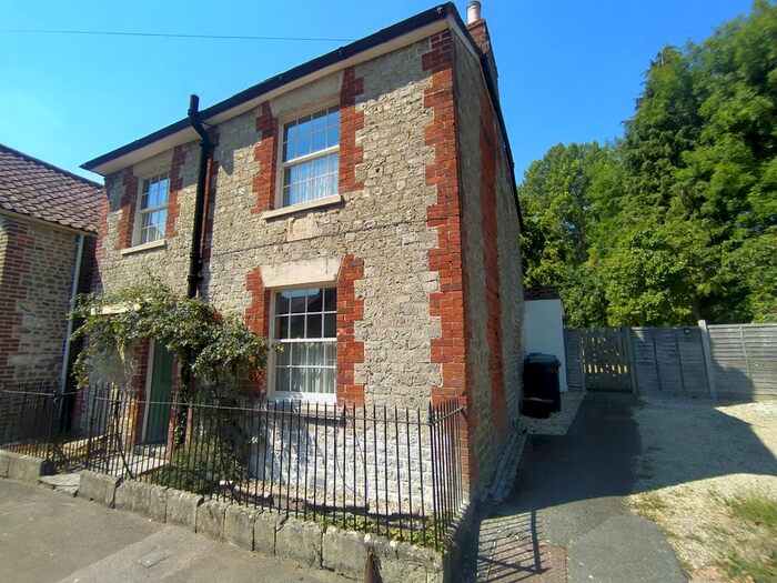 3 Bedroom Detached House To Rent In Portway, Warminster, BA12