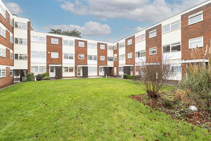 4 Bedroom Terraced House For Sale In Carlton Road, Harpenden, AL5