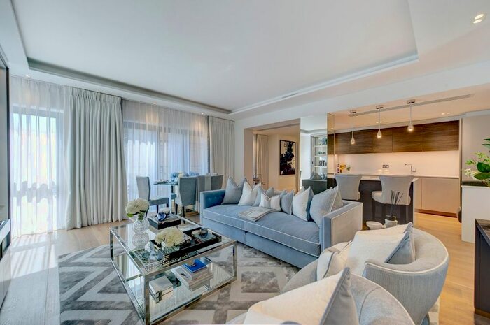 2 Bedroom Flat To Rent In Kensington Gardens Square, London, W2