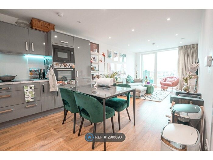 3 Bedroom Flat To Rent In Mahindra Way, London, E6