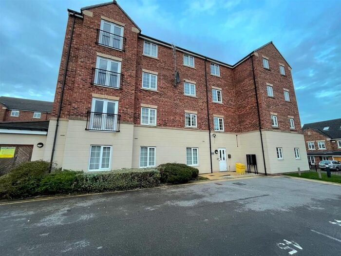 2 Bedroom Flat To Rent In Principal Rise, Dringhouses, York, YO24