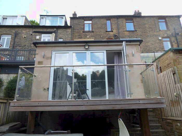 1 Bedroom Apartment To Rent In Sutcliffe Wood Lane, Hipperholme, Halifax, HX3