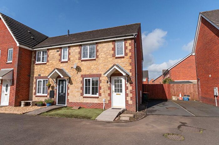 2 Bedroom Terraced House For Sale In White Avenue, Newport, NP10