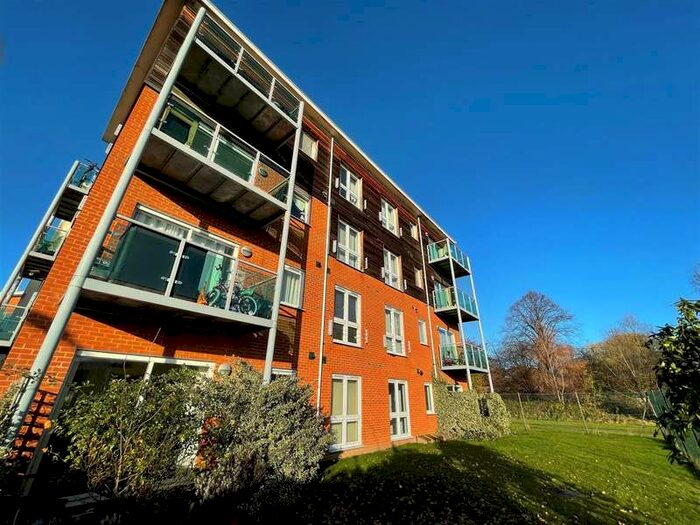 2 Bedroom Apartment To Rent In Medhurst Drive, Bromley, BR1