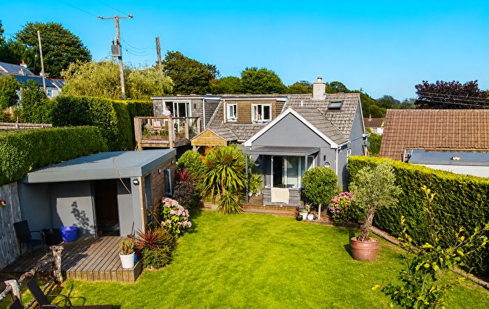 4 Bedroom Bungalow For Sale In School Hill, High Street, St. Austell, PL26