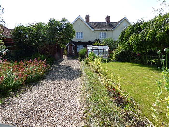 2 Bedroom Property To Rent In Greenway, Taunton, TA3