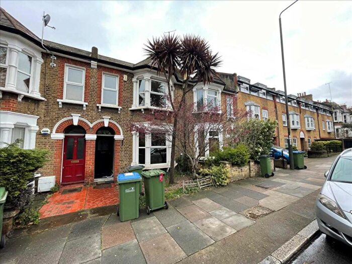 3 Bedroom Terraced House To Rent In West Combe Hill, Greenwich, London, SE3