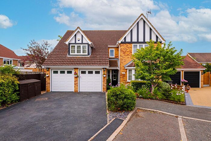 4 Bedroom Detached House For Sale In Arundel Gardens, Rayleigh, SS6