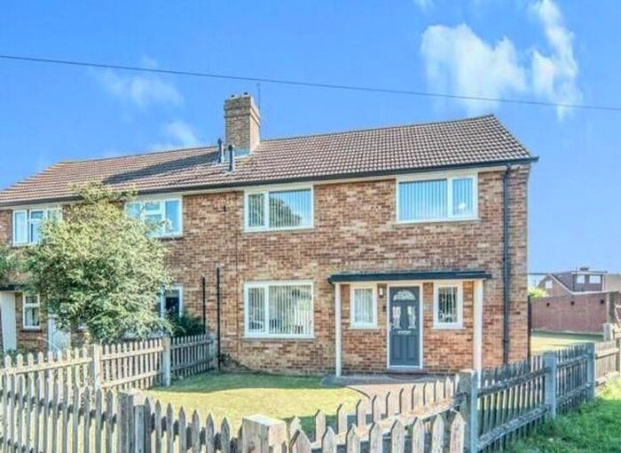 2 Bedroom Terraced House To Rent In Barton Road, Bedford, MK42