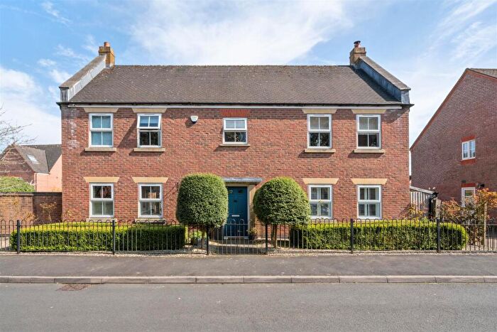 4 Bedroom Detached House To Rent In Three Acres Lane, Dickens Heath, Solihull, B90