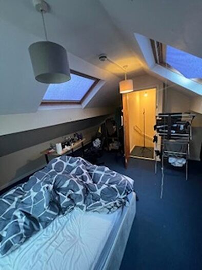 5 Bedroom Semi Detached House To Rent In The Turnways, Headingley, Leeds, LS6