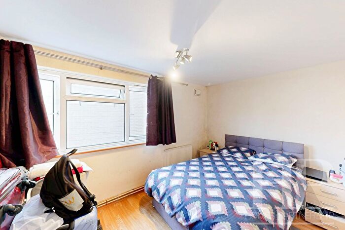 2 Bedroom Flat To Rent In Caburn Court, Crawley, RH11